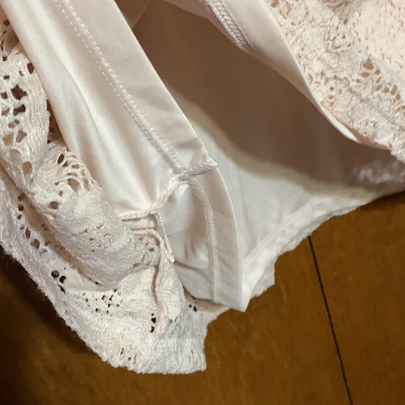 ELLEN TRACY - LIGHT PINK BEAUTIFUL LACE SHIRT (1X) - Picture 3 of 10